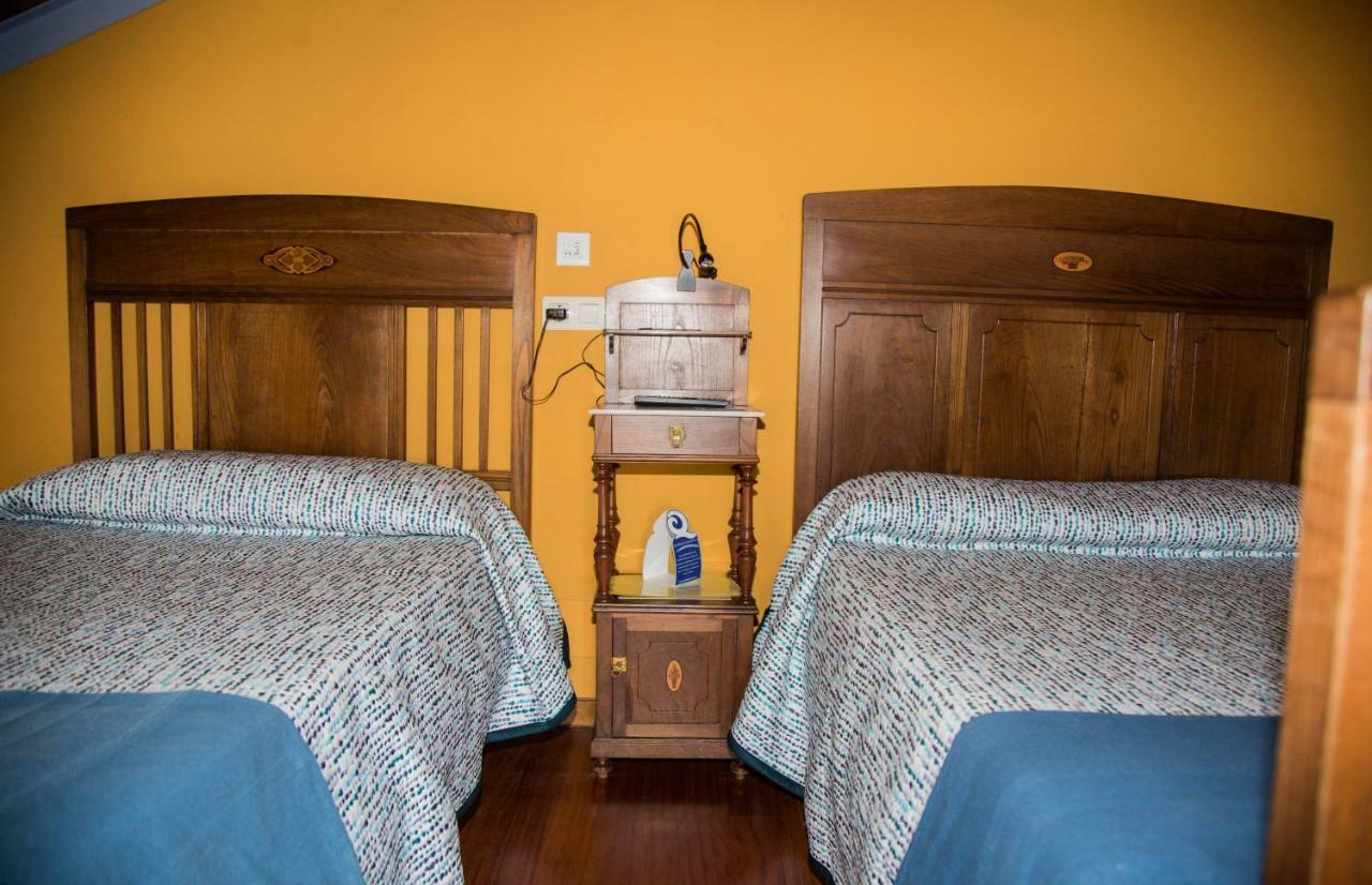 Hostal Casa Don Din Cruces Exterior foto